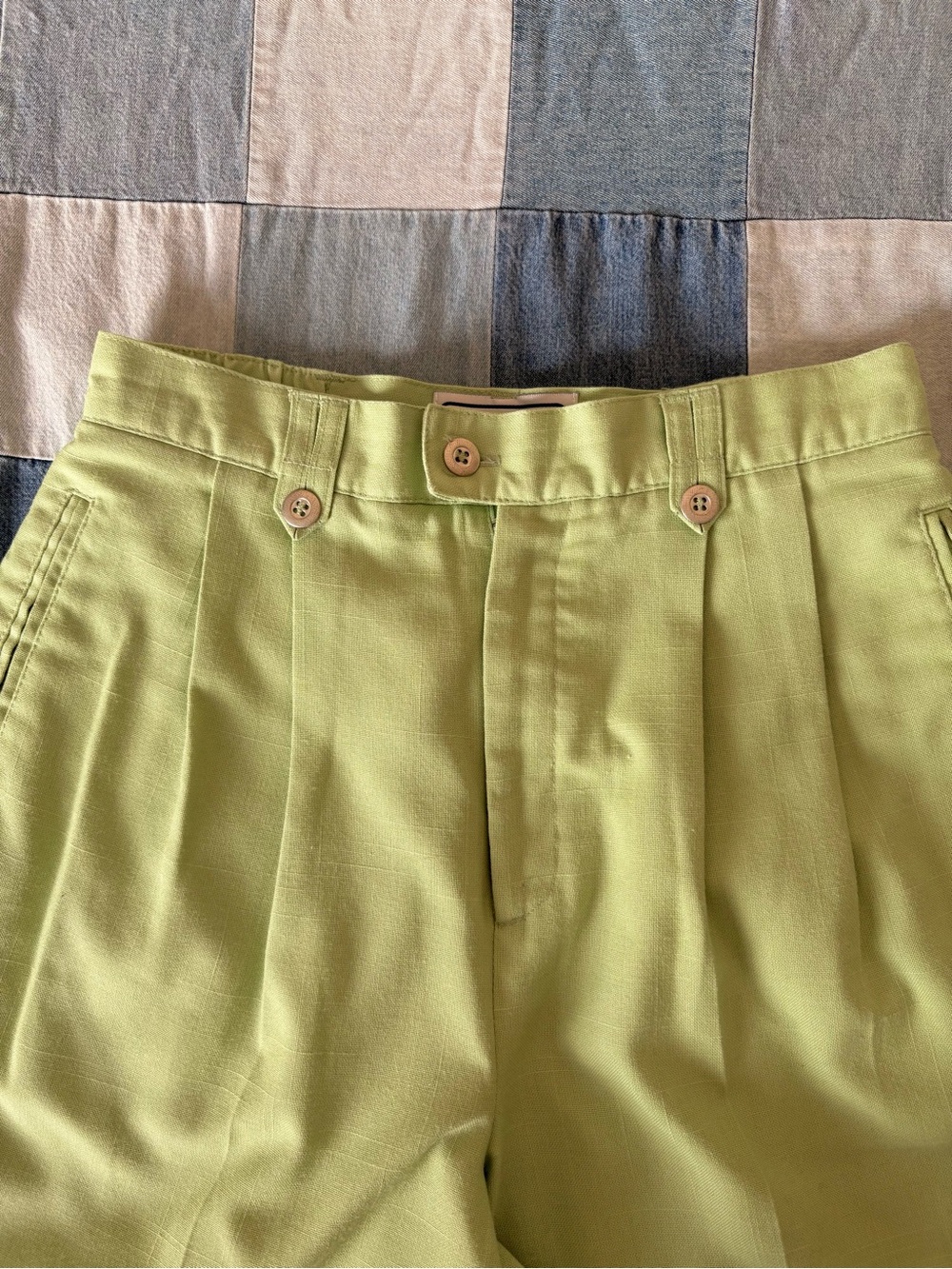 Vintage Lightweight Green Pleated High Waisted Shorts - Picture 6 of 7